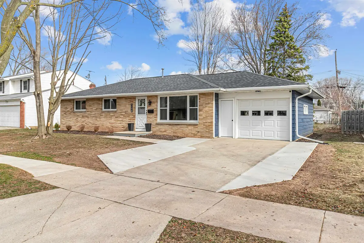 1170 Raleigh Street, Green Bay, WI 54304 - Image #1