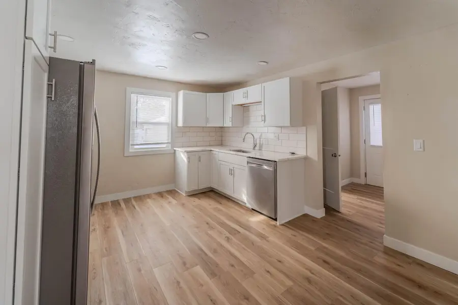 1327 Monroe Street, Oshkosh, WI 54901-3935 - Image #3