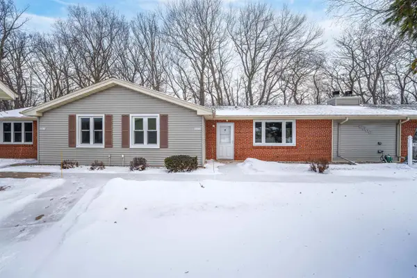 1035 S West Court #B, APPLETON, WI 54915