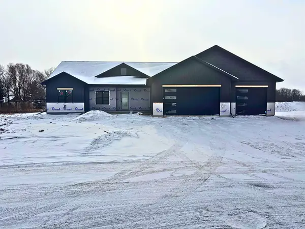 W5751 Roundstone Place, MENASHA, WI 54952