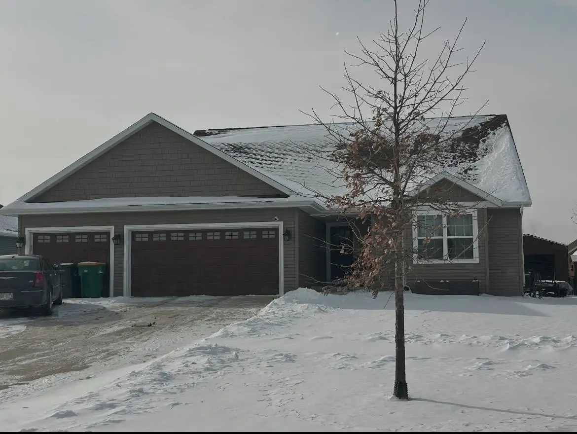 432 S Country Lane, Fond Du Lac, WI 54937-1831 - Image #1
