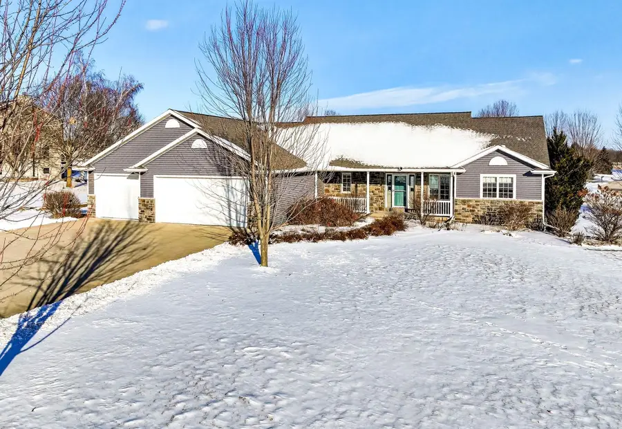 9410 Memory Lane, Neenah, WI 54956 - Image #2