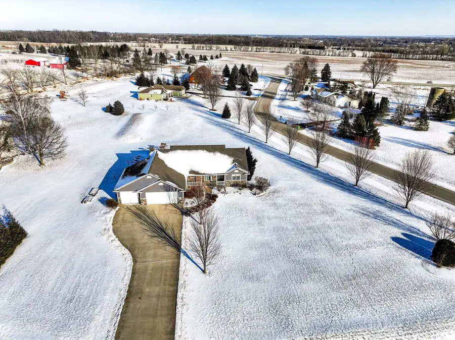 9410 Memory Lane, Neenah, WI 54956 - Image #3