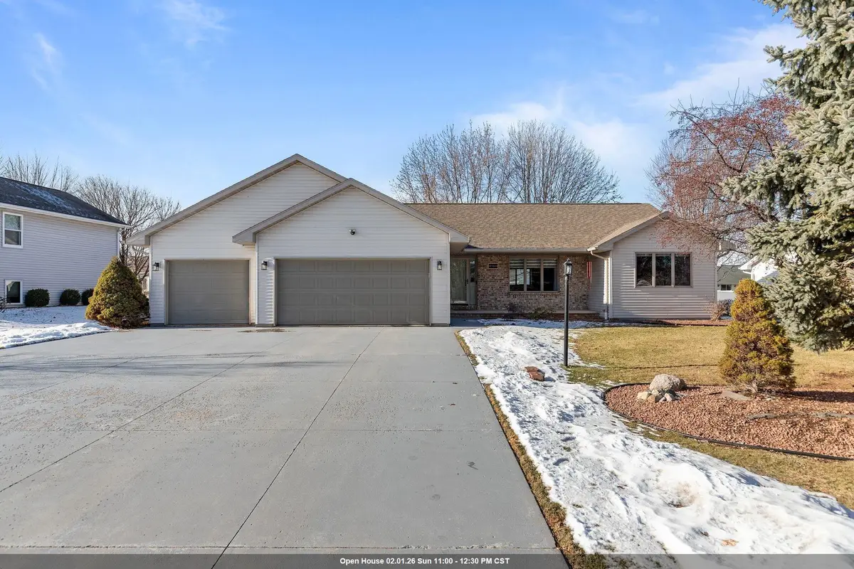 W5609 Jochmann Drive, Appleton, WI 54915-5203 - Image #1