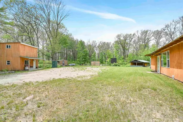 W13670 Brooks Lane, CRIVITZ, WI 54114
