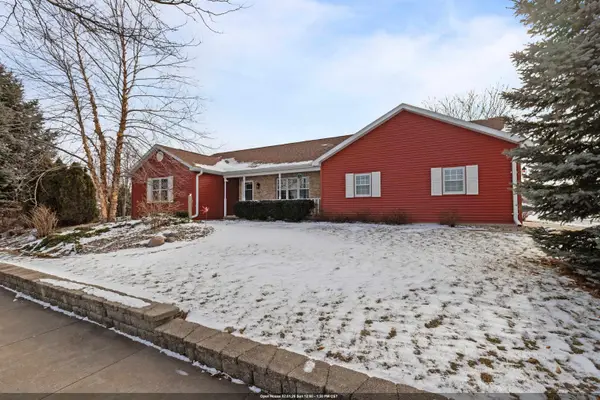 149 W Elm Drive, LITTLE CHUTE, WI 54140