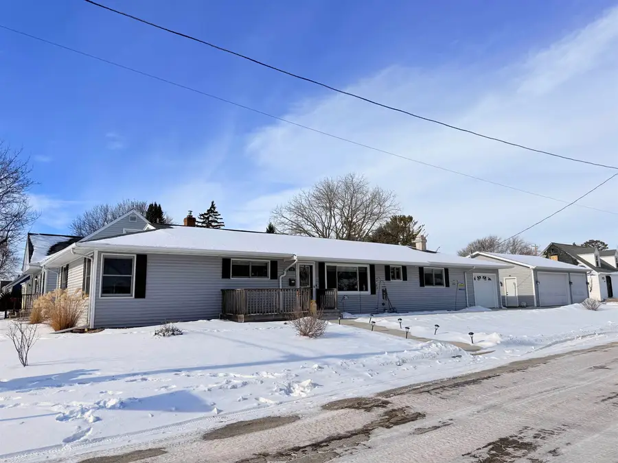 636 Elizabeth Street, Menasha, WI 54952 - Image #2