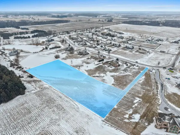 Silveridge Drive #9, MANITOWOC, WI 54220