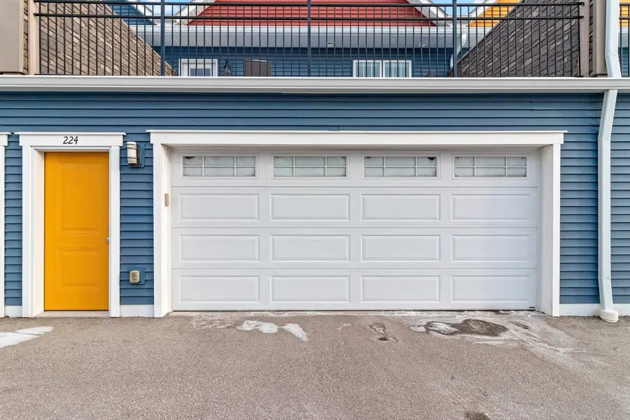 224 S Jackson Street, Green Bay, WI 54301-4412 - Image #2