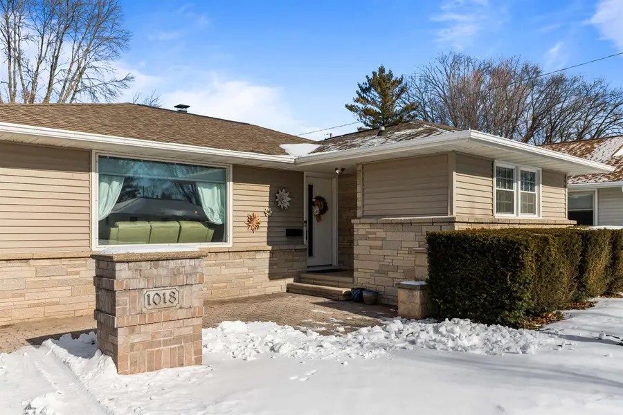 1018 W Parkway Boulevard, Appleton, WI 54914 - Image #2