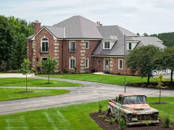 3855 Cty Hwy C, WEST BEND, WI 53095-8739