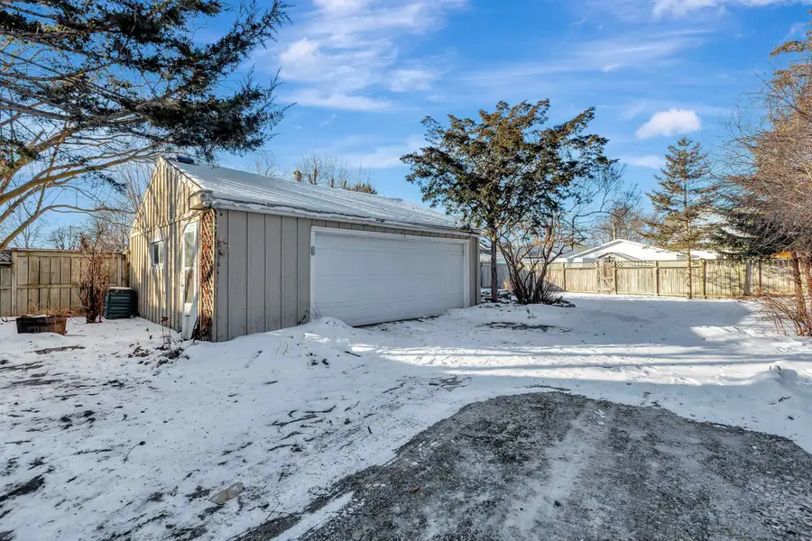236 W South Park Avenue, Oshkosh, WI 54902-5120 - Image #2