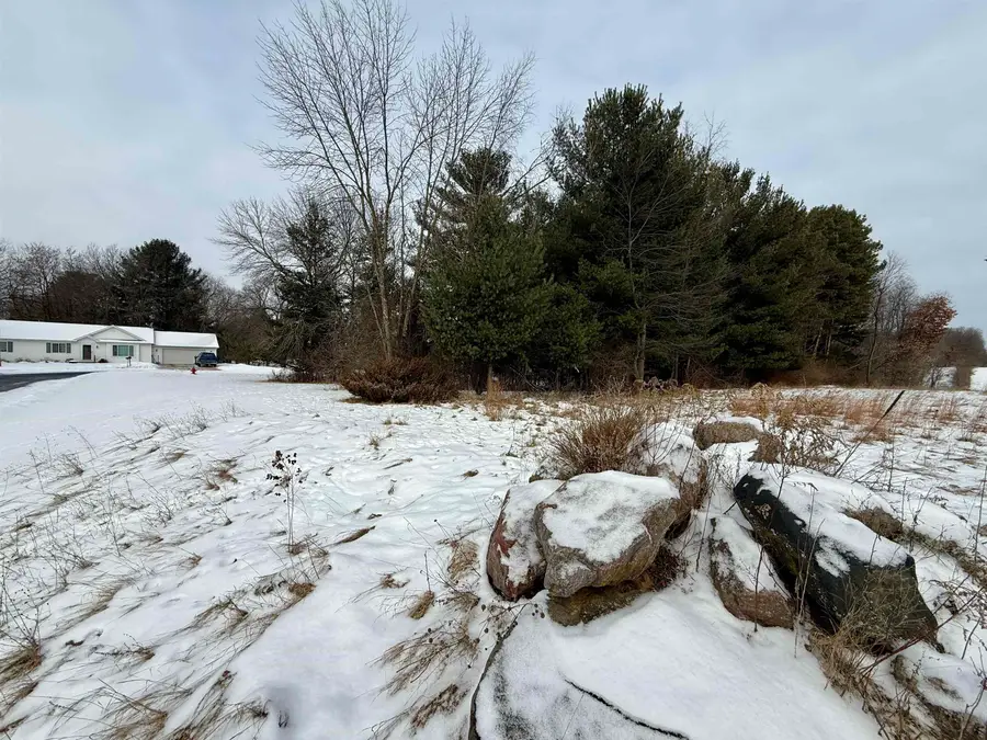 777 Leighton Road, Waupaca, WI 54981 - #2