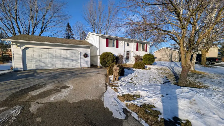 607 E Forest Street, Black Creek, WI 54106 - #3