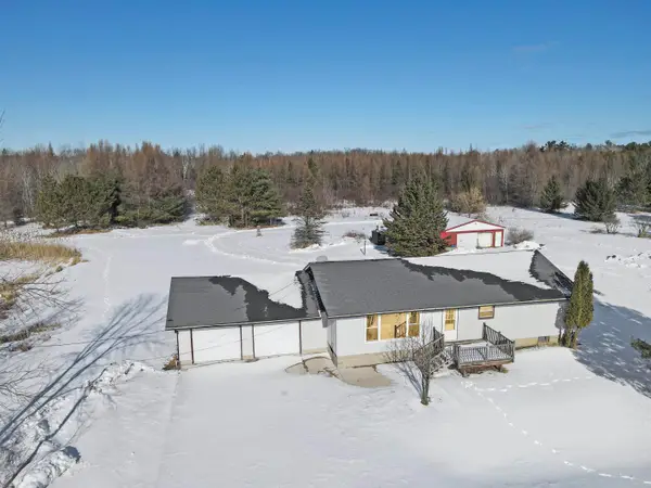 W6970 3.5 Road, MENOMINEE, MI 49858