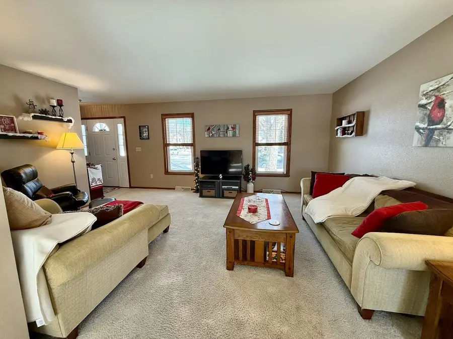 363 Sunnybrook Drive, Oshkosh, WI 54904 - Image #3