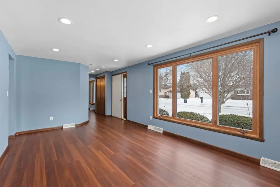 855 Greenfield Trail, Oshkosh, WI 54904 - Image #3