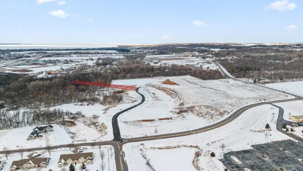 214 Hidden Valley Circle #7, FOND DU LAC, WI 54937