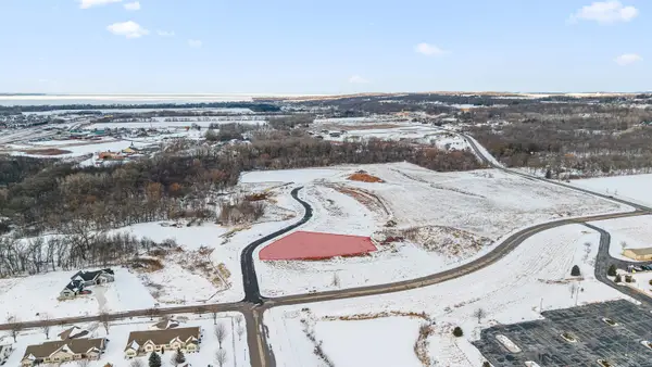 137 Hidden Valley Circle #13, FOND DU LAC, WI 54937