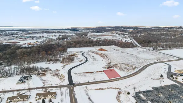 1457 Eastwind Lane #17, FOND DU LAC, WI 54937
