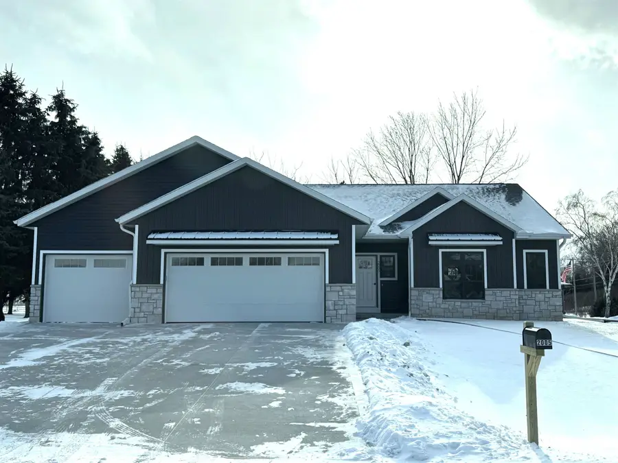 2005 E Ridge Haven Lane, Appleton, WI 54913-8962 - Image #2