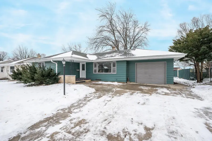 1201 W Brewster Street, Appleton, WI 54914 - Image #2