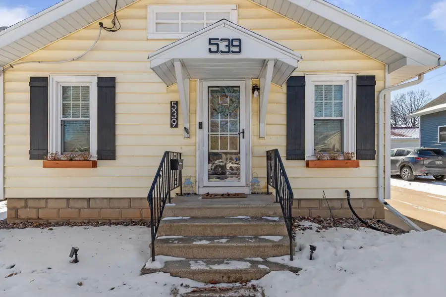 539 W Brewster Street, Appleton, WI 54911 - Image #2