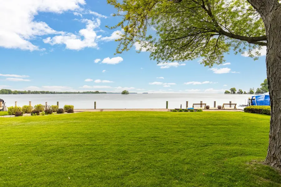 2136 White Swan Drive, Oshkosh, WI 54901-2565 - Image #3