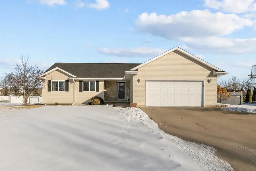 W5372 Gable Drive, Appleton, WI 54915 - Image #2