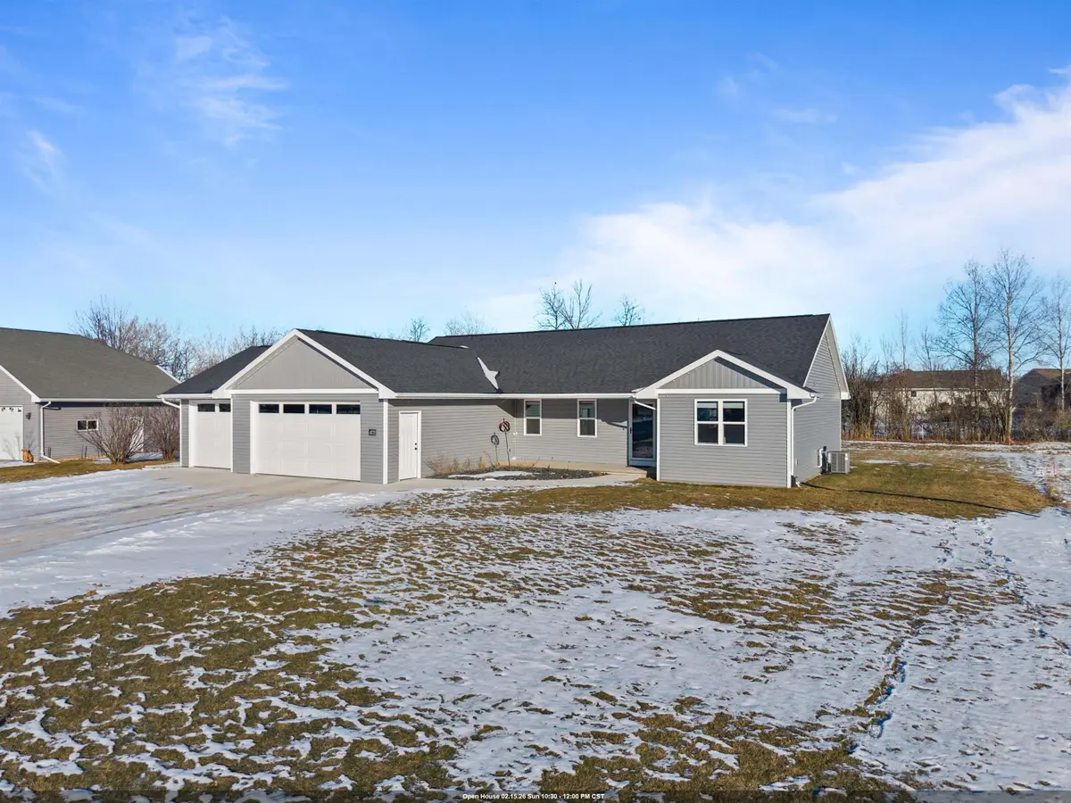 4372 Lakeland Drive, Oshkosh, WI 54904 - Image #1