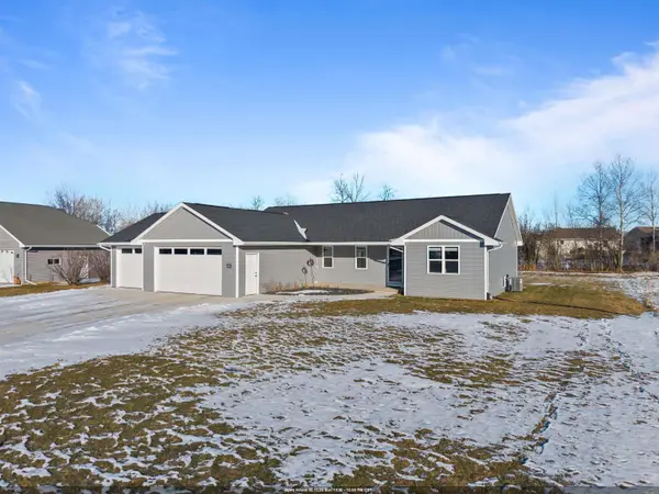4372 Lakeland Drive, OSHKOSH, WI 54904