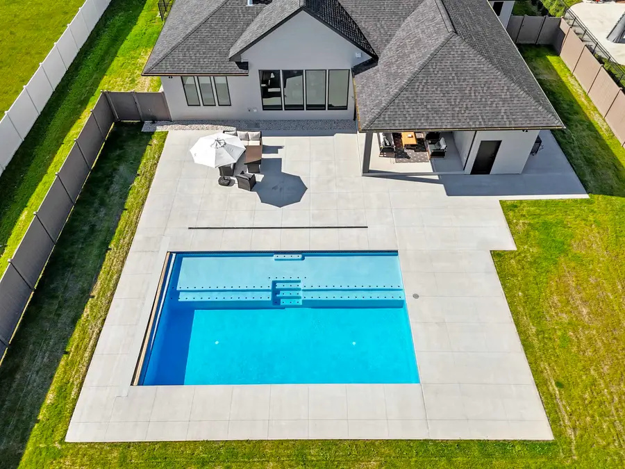 2448 Riddle Court, De Pere, WI 54115-1852 - Image #2