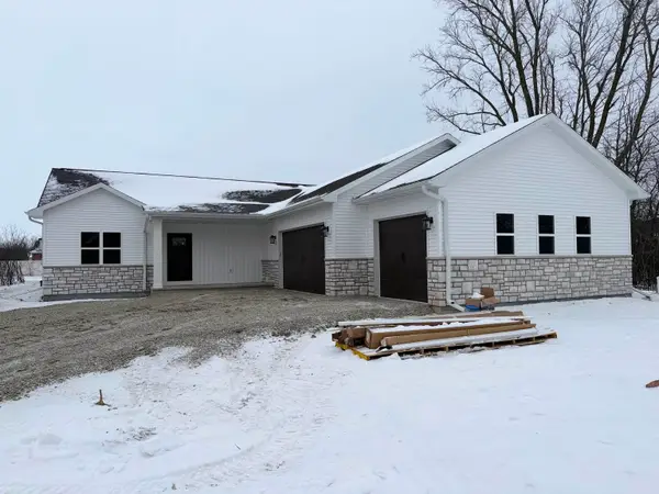 126 Southfield Court, NEENAH, WI 54956