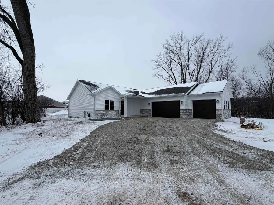 126 Southfield Court, Neenah, WI 54956 - #3