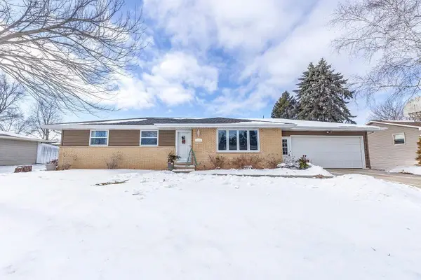 1231 Colle Street, LUXEMBURG, WI 54217