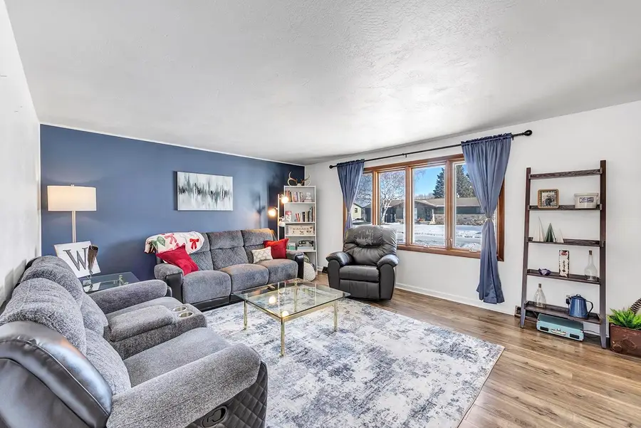 1231 Colle Street, Luxemburg, WI 54217 - #2