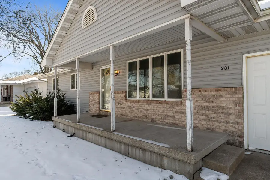 201 E Meadow Grove Boulevard, Appleton, WI 54915 - Image #2