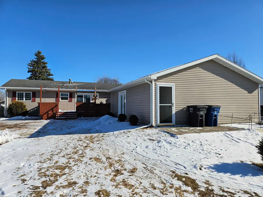 613 Mckinley Avenue, Omro, WI 54963 - Image #2