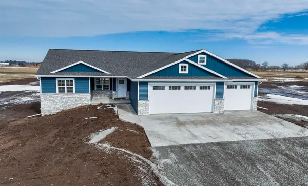 3752 Westpoint Road, SUAMICO, WI 54313