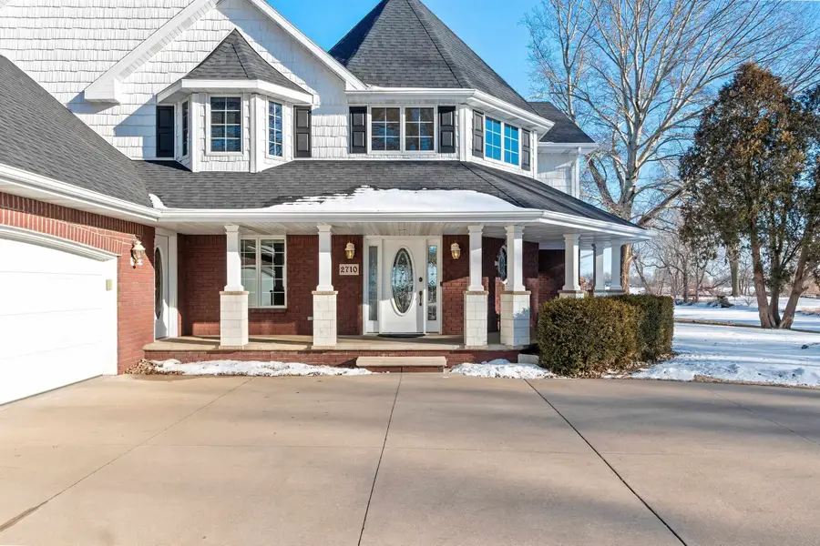 2710 Shorewood Drive, Oshkosh, WI 54901 - Image #2