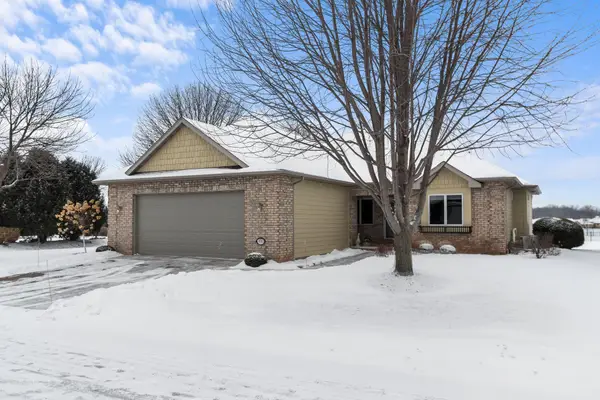 900 Clover Court, MENASHA, WI 54952