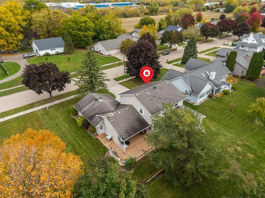 1211 Park Ridge Avenue, Oshkosh, WI 54901 - Image #2