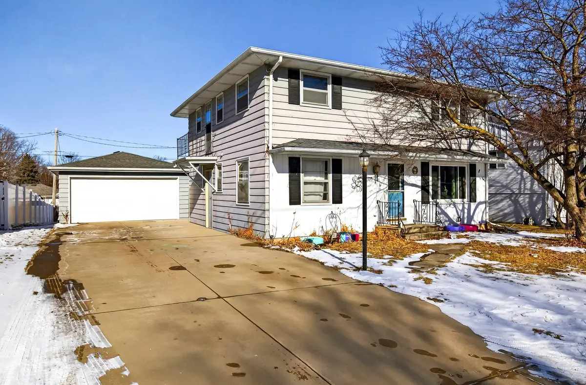 516 W 10th Street, Kaukauna, WI 54130-2610 - Image #1