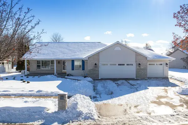 527 Applewood Drive, KIMBERLY, WI 54136