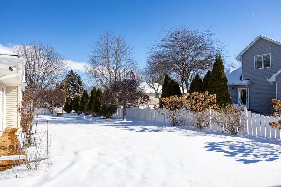 527 Applewood Drive, Kimberly, WI 54136 - #2