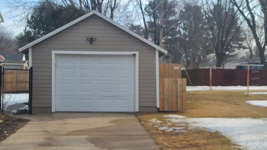 1140 S Evergreen Street, Shawano, WI 54166-3512 - #2