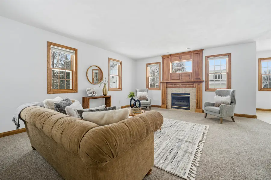 321 E Apple Creek Road, Appleton, WI 54913 - #2