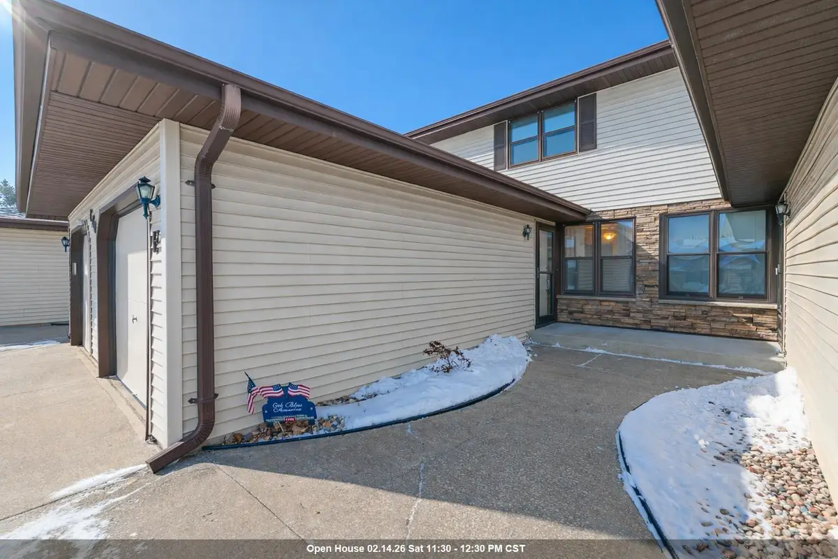720 S Westhaven Place #F, Appleton, WI 54914 - Image #1