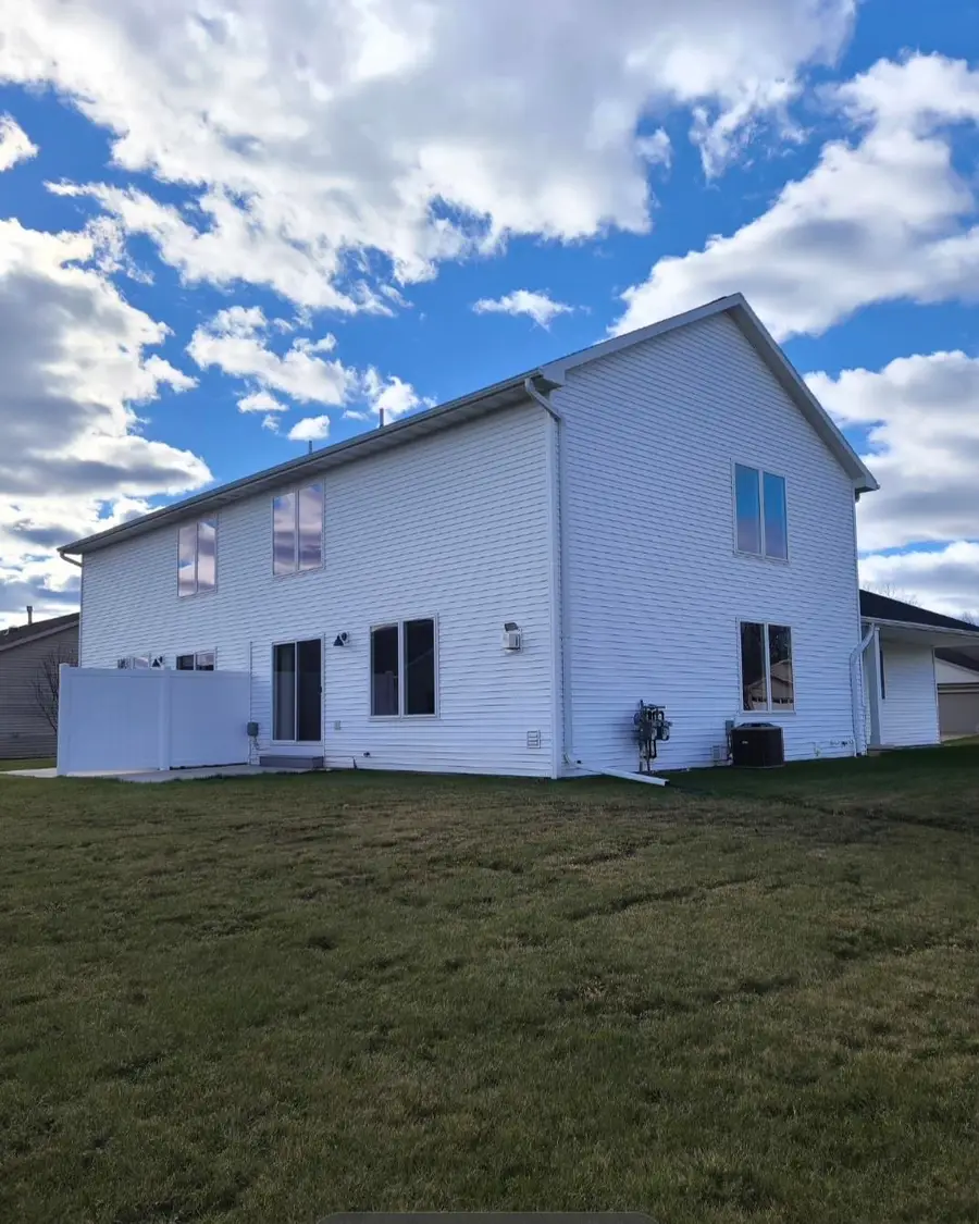 1574 Pond View Drive, Neenah, WI 54956 - #2