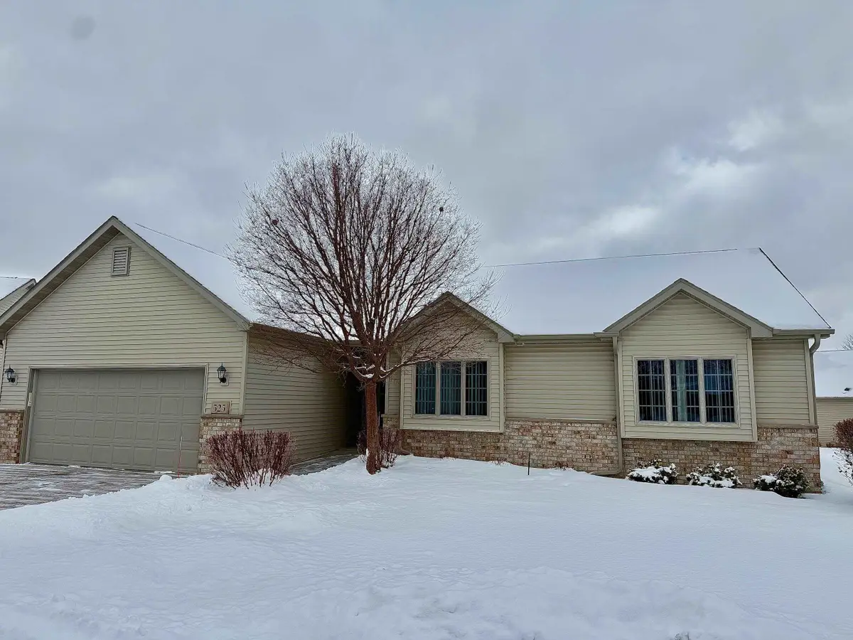 525 W Wayfarer Court, Appleton, WI 54913-6865 - Image #1